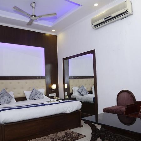 Vishal Hotel By Comfort Rooms Nové Dillí Exteriér fotografie